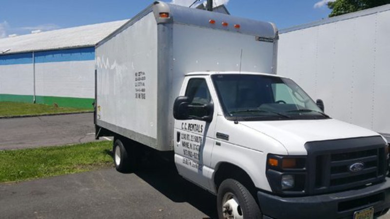 Determining if a 14′ Ford Cube Truck Rental is Right for You