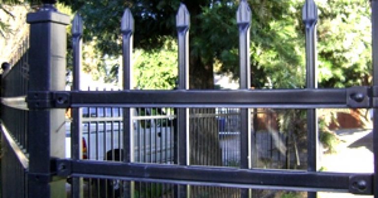 Wise Homeowner Tips: The Perks of Installing a Fence in Your House