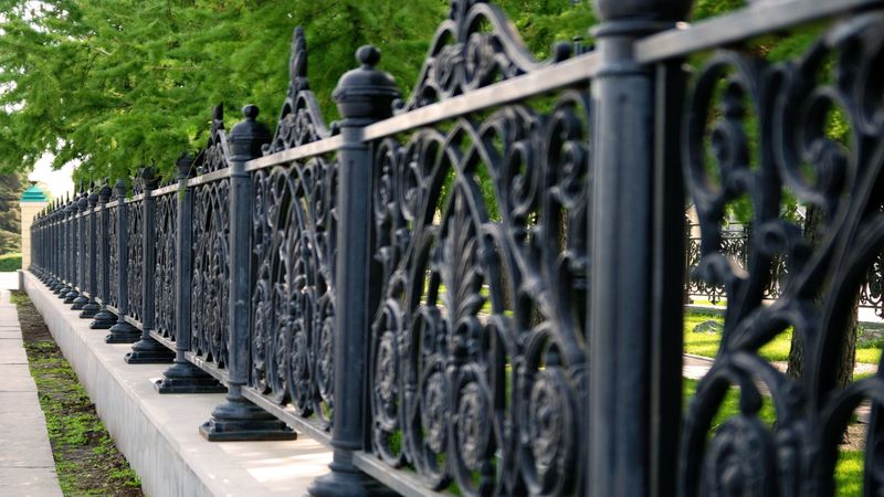 5 Great Reasons To Install An Iron Fence In Temecula