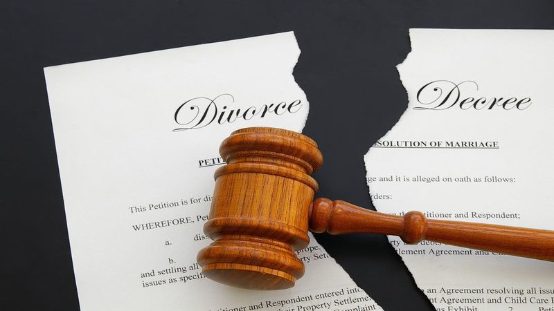 What a Divorce Attorney May Expect from Their Clients in Decatur, AL