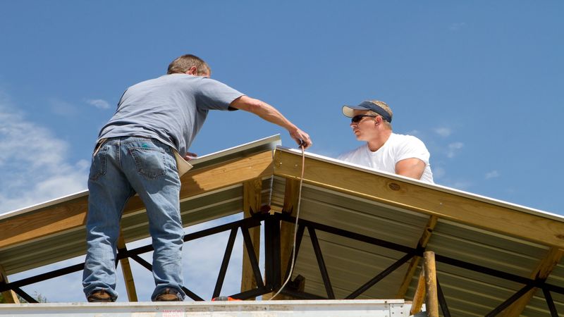 3 Reasons Why You Need to Consider Using Orange County, CA Roof Repair