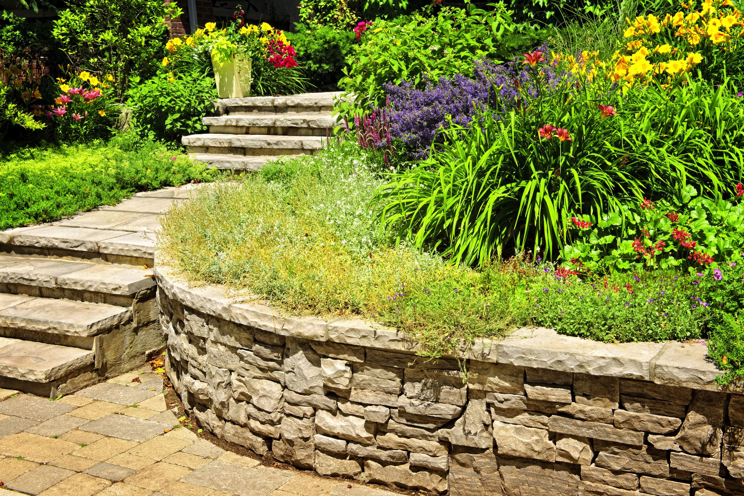 Getting Retaining Walls in Long Island, NY Can Solve Many Issues
