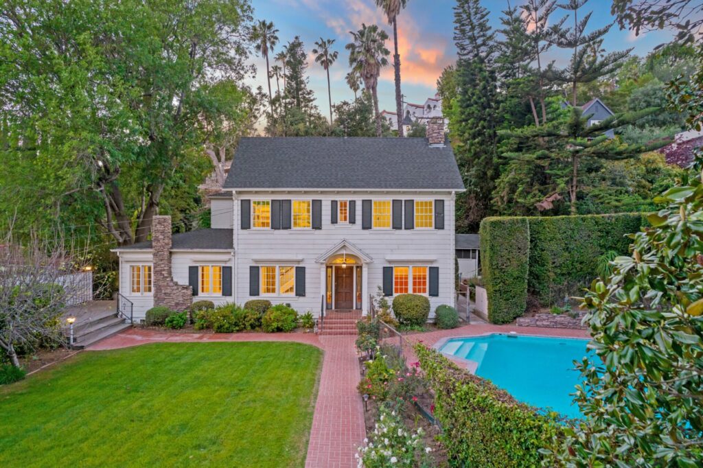 4 Bathroom Amenities a Luxury Custom Home Builder in Seattle, WA, Can Build
