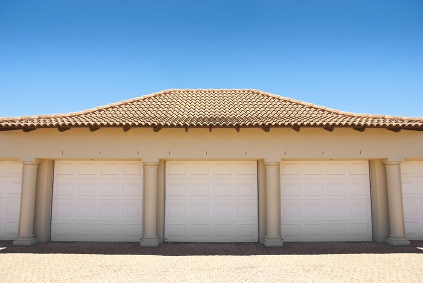 Garage Door Replacement in Chicago, IL: Improve Your Home’s Curb Appeal