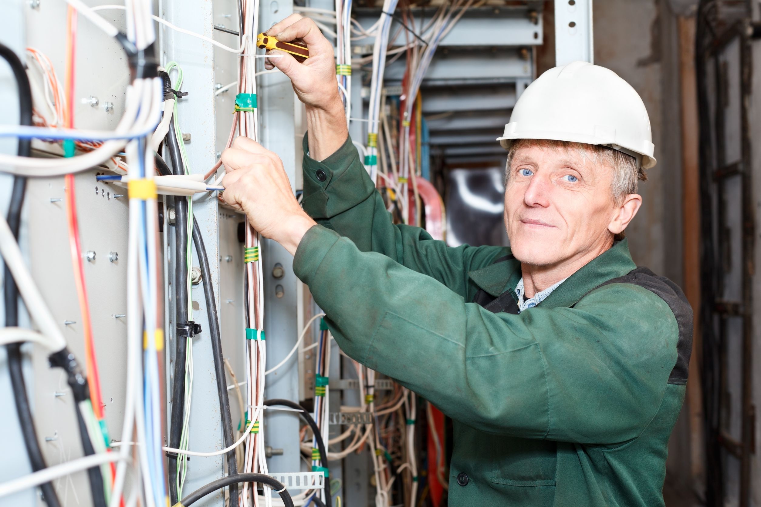 Avoid Electrical Issues Using a Reliable Electrician in Temecula, CA