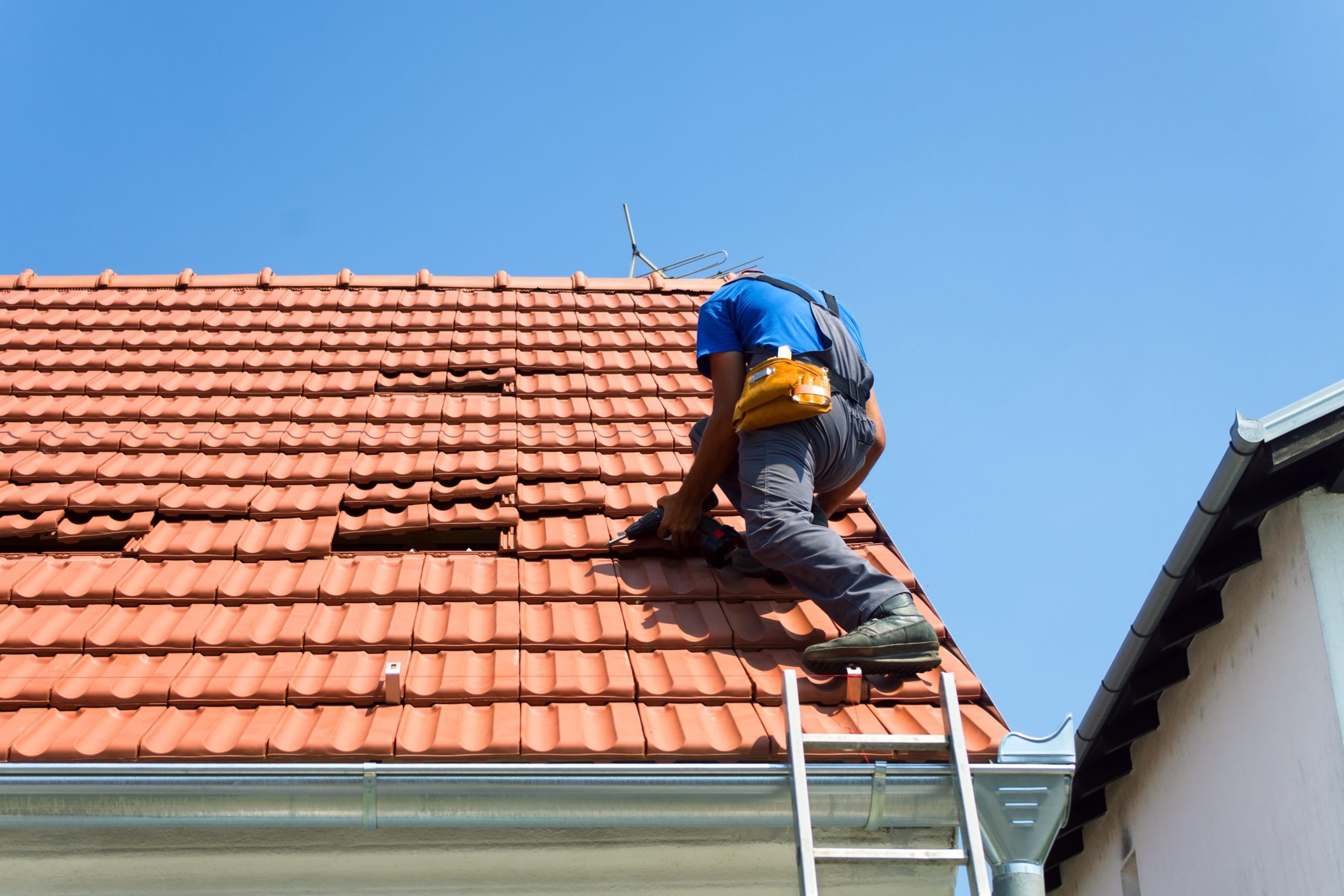 Affordable Roof Repair in Surprise, AZ: Balancing Quality and Cost