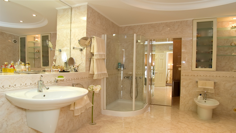 Make Mornings Easier Using Residential Bathroom Cabinetry Hendersonville NC Solutions