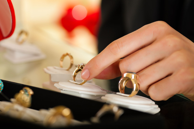 Make Every Proposal Unique with Champagne Diamond Engagement Rings for Lasting Impressions