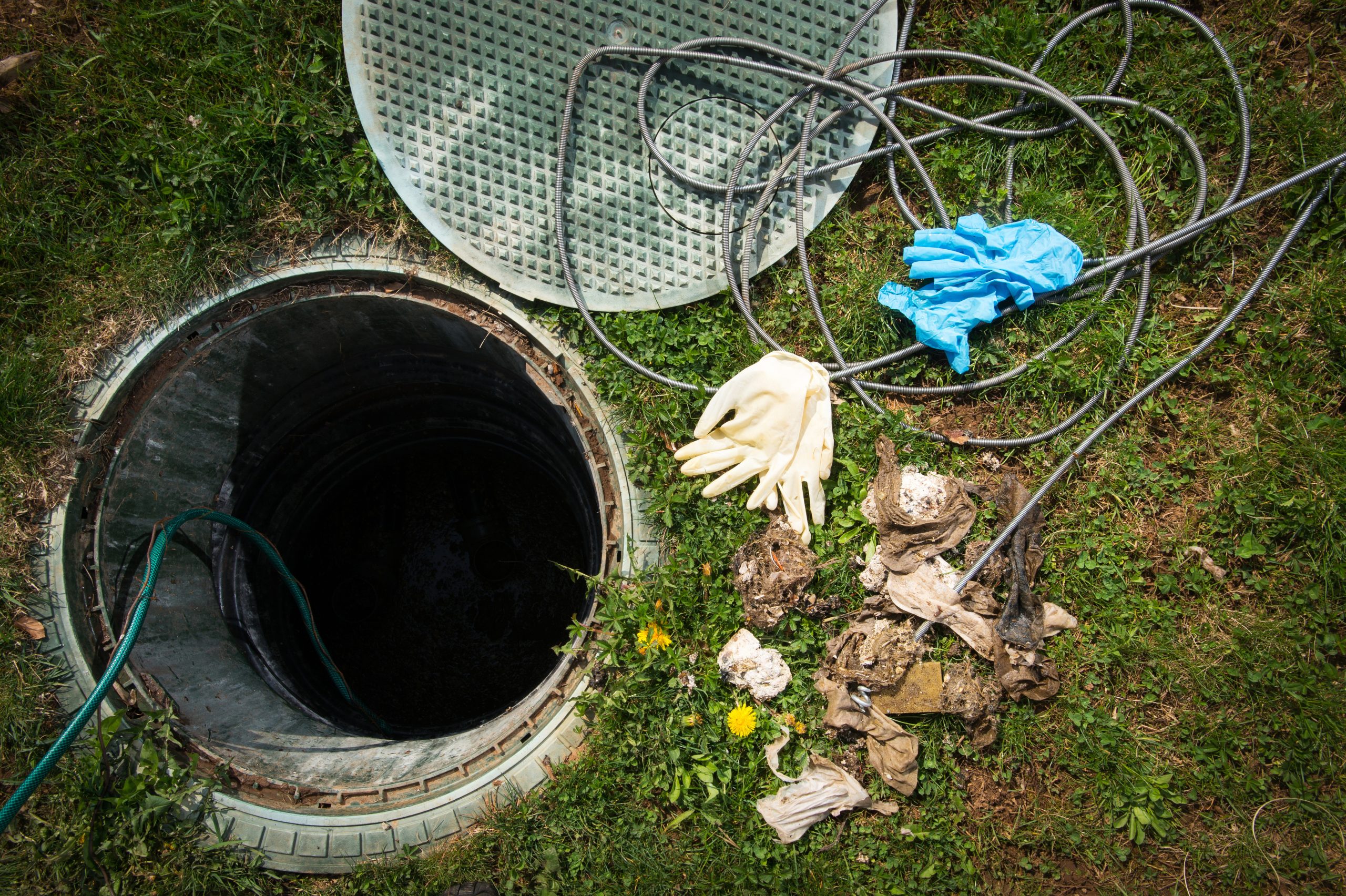 Avoid Costly Mistakes by Hiring a Septic Repair Contractor Laurens County SC Residents Trust
