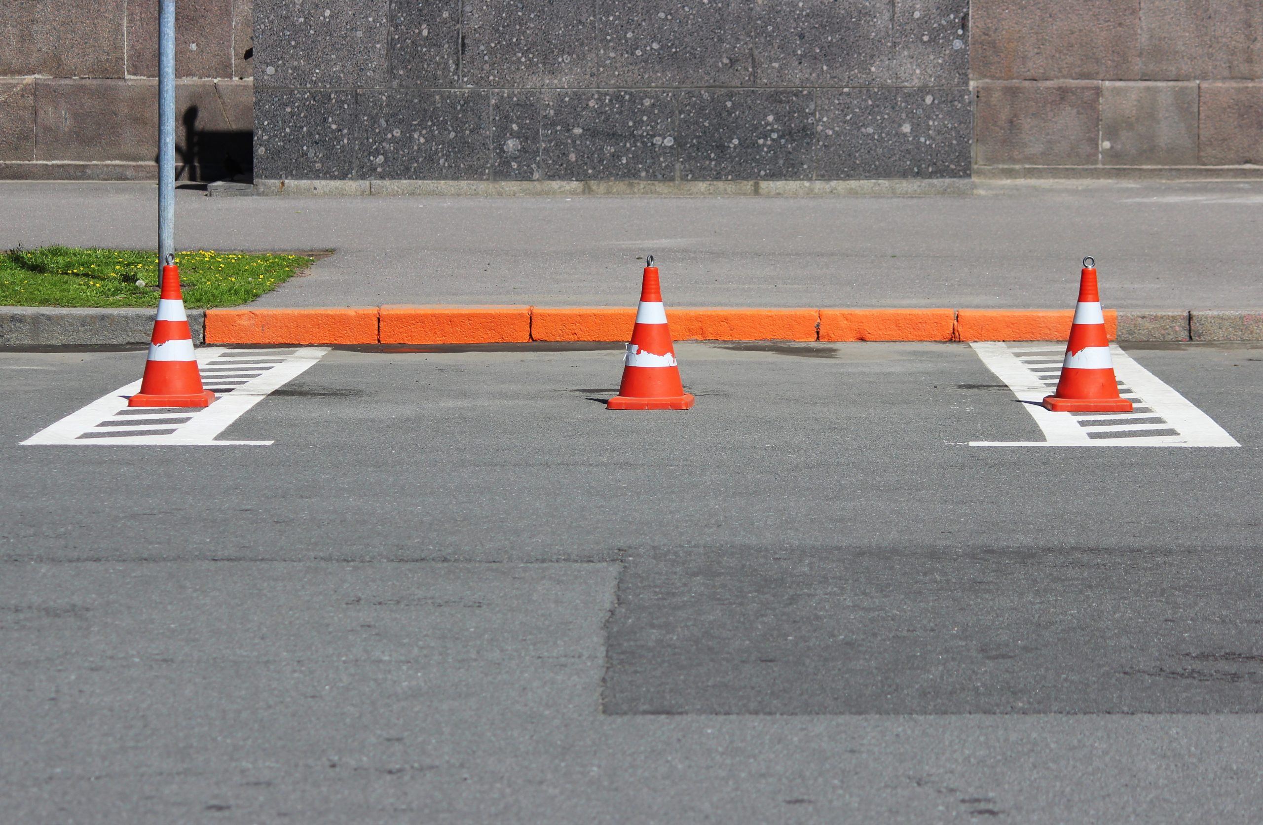 Common Signs You Need Asphalt Repair Services Louisville KY to Prevent Costly Damage
