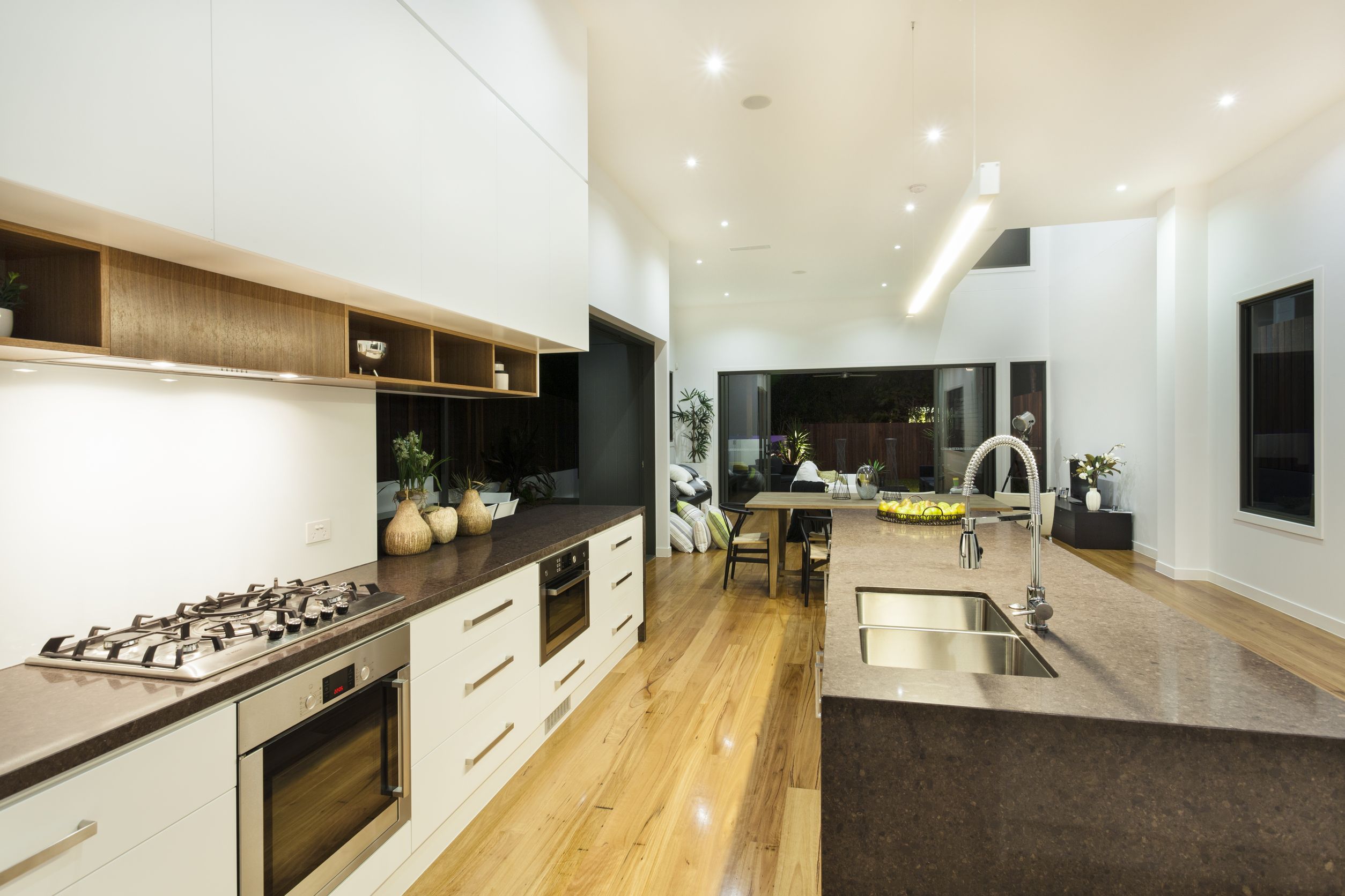 The Benefits of Quartzite Countertops in West Palm Beach for Busy Family Kitchens
